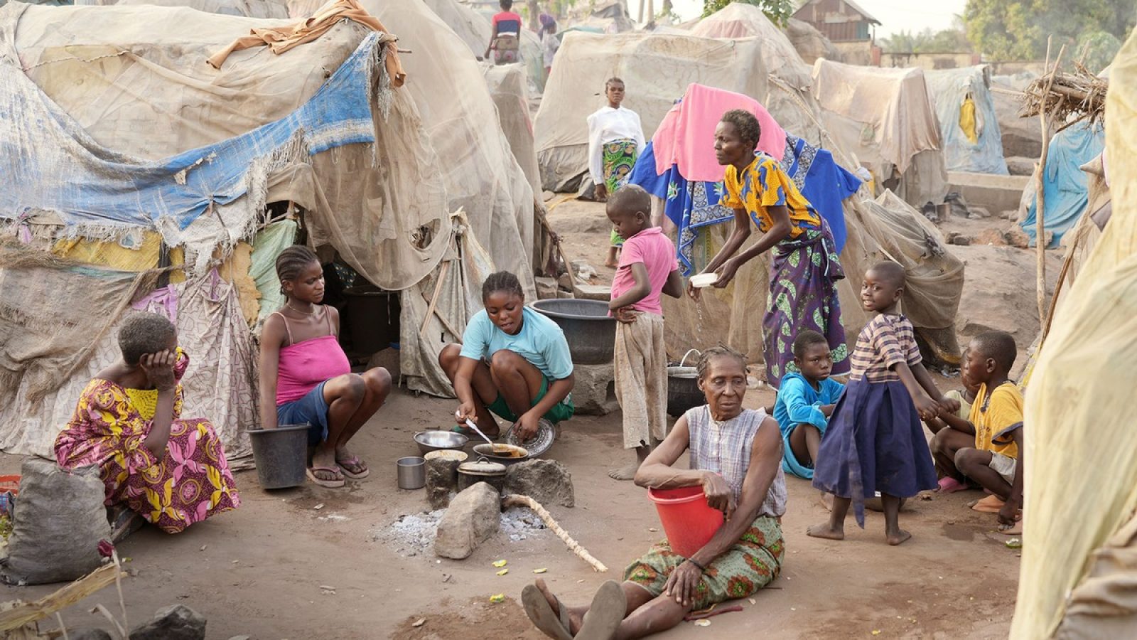 Geflohen vor Fulani-Extremisten: Alltag im Flüchtlingslager / Weiterer Text über ots und www.presseportal.de/nr/78456 / Die Verwendung dieses Bildes für redaktionelle Zwecke ist unter Beachtung aller mitgeteilten Nutzungsbedingungen zulässig und dann auch honorarfrei. Veröffentlichung ausschließlich mit Bildrechte-Hinweis.