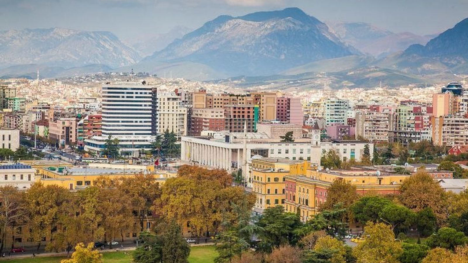 "Micro-Cations" - kurze Städtereisen von wenigen Tagen, die Kultur, Natur und kulinarische Erlebnisse kombinieren abseits der klassischen Reiseziele, z.B. nach Tirana. / Weiterer Text über ots und www.presseportal.de/nr/182212 / Die Verwendung dieses Bildes für redaktionelle Zwecke ist unter Beachtung aller mitgeteilten Nutzungsbedingungen zulässig und dann auch honorarfrei. Veröffentlichung ausschließlich mit Bildrechte-Hinweis.