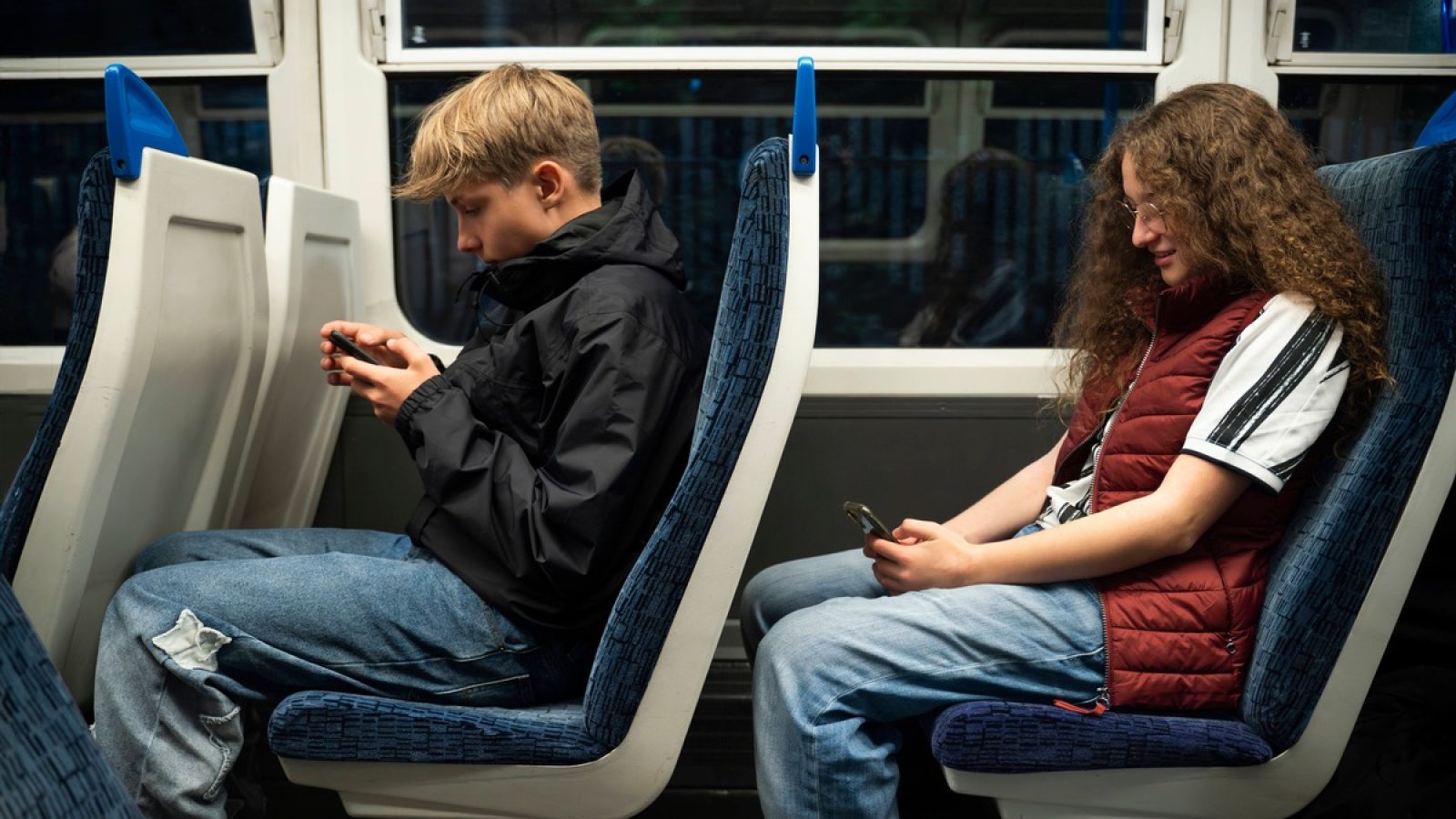 Social-Media-Nutzung / Weiterer Text über ots und www.presseportal.de/nr/6694 / Die Verwendung dieses Bildes für redaktionelle Zwecke ist unter Beachtung aller mitgeteilten Nutzungsbedingungen zulässig und dann auch honorarfrei. Veröffentlichung ausschließlich mit Bildrechte-Hinweis.