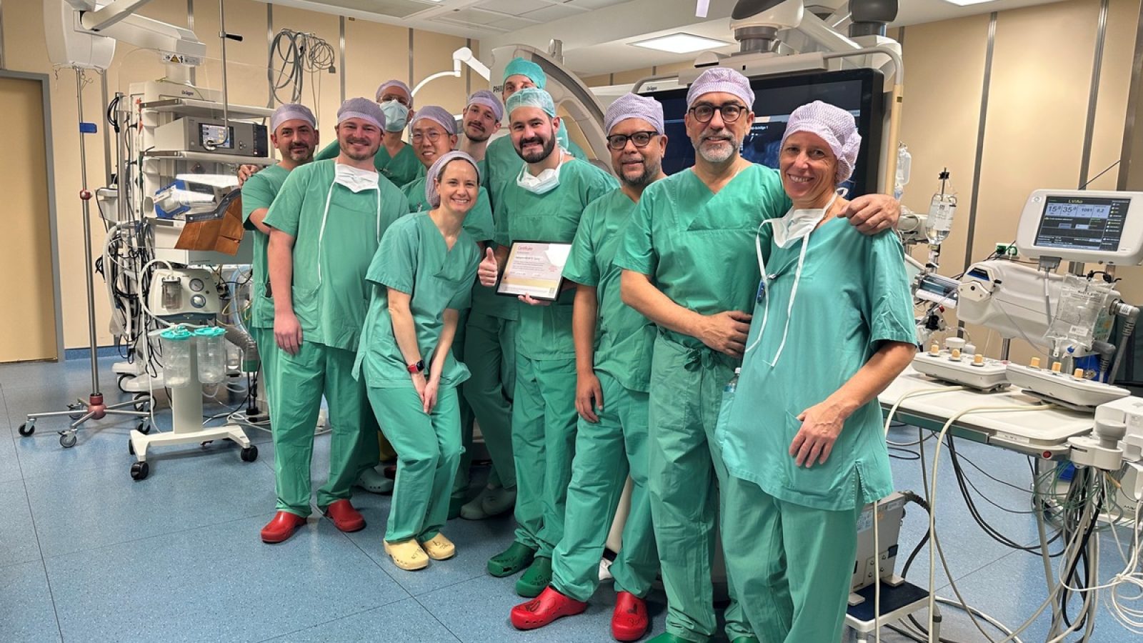 Das Herzklappenteam der Asklepios Klinik St. Georg (Foto: Asklepios) / Weiterer Text über ots und www.presseportal.de/nr/65048 / Die Verwendung dieses Bildes für redaktionelle Zwecke ist unter Beachtung aller mitgeteilten Nutzungsbedingungen zulässig und dann auch honorarfrei. Veröffentlichung ausschließlich mit Bildrechte-Hinweis.