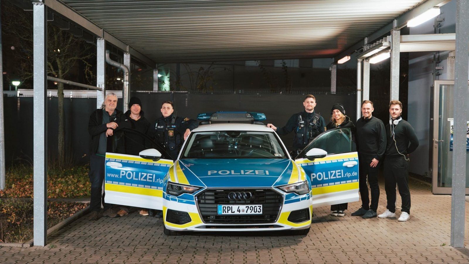 Die insgesamt achte Staffel wird Polizeibeamte aus Ludwigshafen auf "Nachtstreife" begleiten. Drehstart war am 8. Dezember 2025. 
© SWR/Pressestelle der Polizei Ludwigshafen, honorarfrei - Verwendung gemäß der AGB im engen inhaltlichen, redaktionellen Zusammenhang mit genannter SWR-Sendung und bei Nennung "Bild: SWR/Pressestelle der Polizei Ludwigshafen" (S2). SWR Presse/Bildkommunikation, Baden-Baden, Tel: 07221/929-22202, foto@swr.de. / Weiterer Text über ots und www.presseportal.de/nr/7169 / Die Verwendung dieses Bildes für redaktionelle Zwecke ist unter Beachtung aller mitgeteilten Nutzungsbedingungen zulässig und dann auch honorarfrei. Veröffentlichung ausschließlich mit Bildrechte-Hinweis.