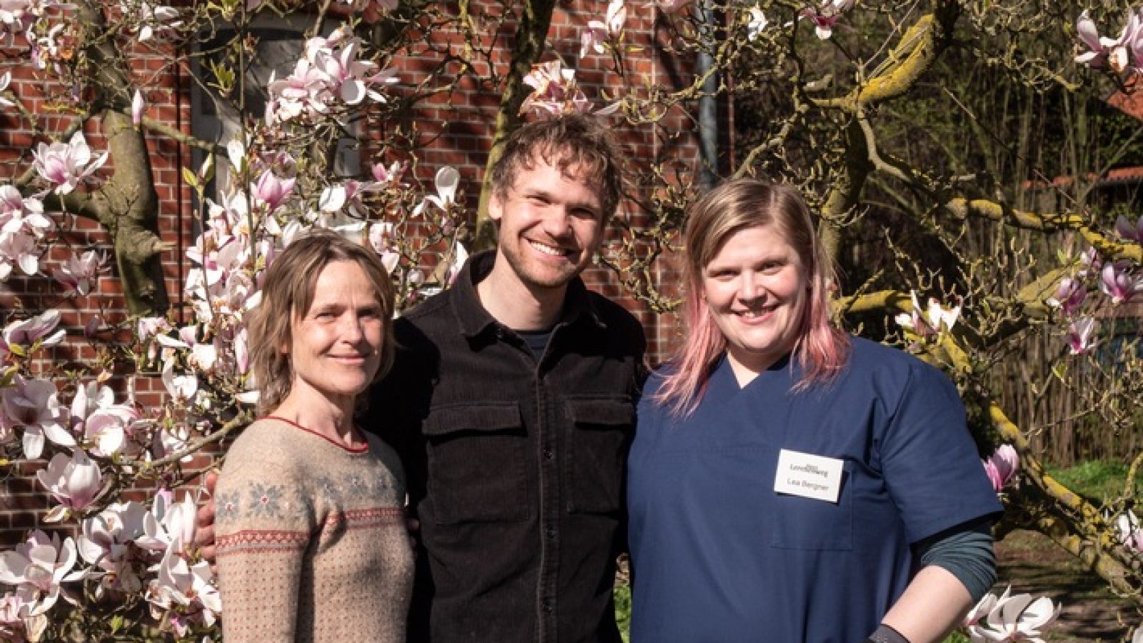 Drehstart für die NDR "Nordlichter"-Produktion "Erinner mich an Morgen" mit Karoline Eichhorn (HEDDA, l.), Friedrich Tiedtke (Regie und Buch, M.) und Stefanie Reinsperger (LEA und Buch, r.). / Weiterer Text über ots und www.presseportal.de/nr/6561 / Die Verwendung dieses Bildes für redaktionelle Zwecke ist unter Beachtung aller mitgeteilten Nutzungsbedingungen zulässig und dann auch honorarfrei. Veröffentlichung ausschließlich mit Bildrechte-Hinweis.