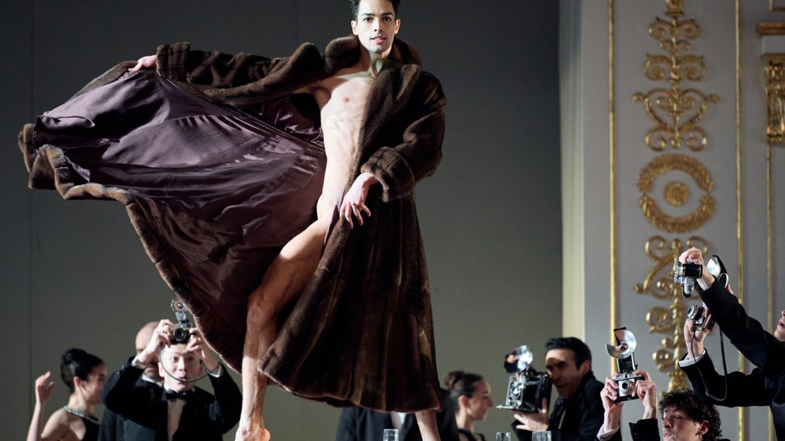 David Soares als Nurejew / Weiterer Text über ots und www.presseportal.de/nr/9021 / Die Verwendung dieses Bildes für redaktionelle Zwecke ist unter Beachtung aller mitgeteilten Nutzungsbedingungen zulässig und dann auch honorarfrei. Veröffentlichung ausschließlich mit Bildrechte-Hinweis.