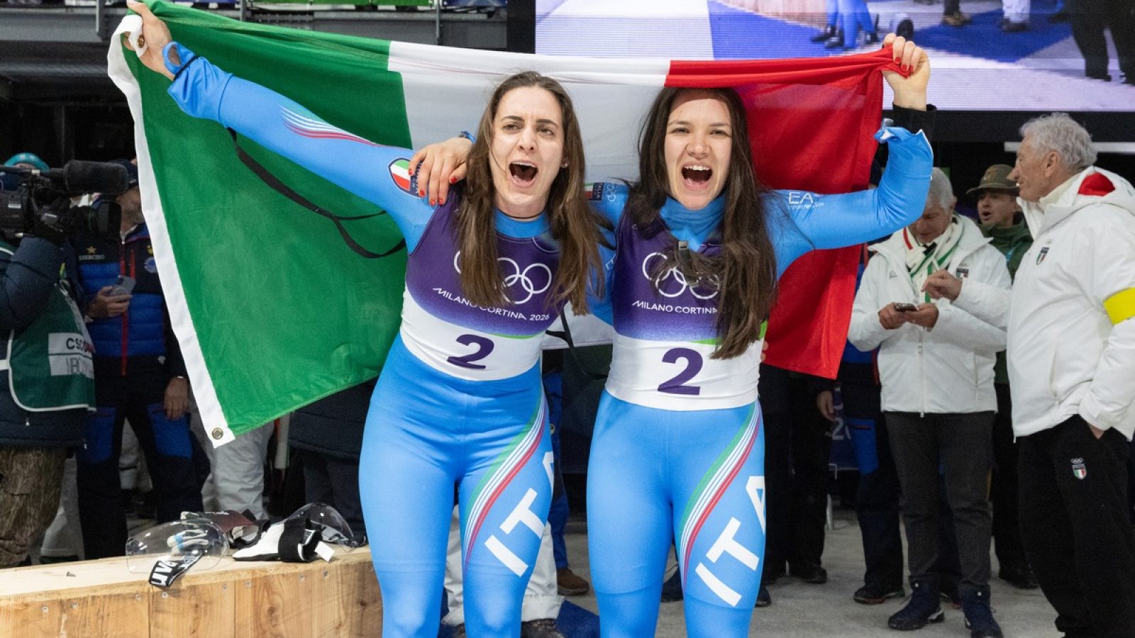 Foto: Andrea Vötter, Marion Oberhofer (ITA) / 11.02.2026 / Olympic Winter Games Milano Cortina 2026 / luge, Women's Doubles / Cortina Sliding Centre (CSC), Cortina d'Ampezzo, Italy (ITA) // photographer: FIL / Michael Kristen / Weiterer Text über ots und www.presseportal.de/nr/166424 / Die Verwendung dieses Bildes für redaktionelle Zwecke ist unter Beachtung aller mitgeteilten Nutzungsbedingungen zulässig und dann auch honorarfrei. Veröffentlichung ausschließlich mit Bildrechte-Hinweis.