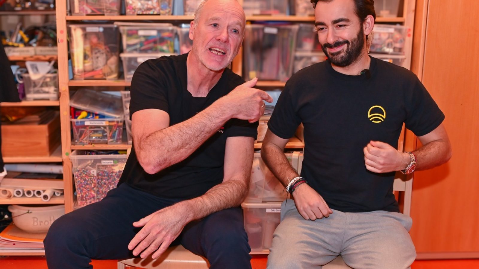 Uli Bauer (Die Arche)
Besuch von OMAZE in der ARCHE Friedrichshain. / Weiterer Text über ots und www.presseportal.de/nr/179986 / Die Verwendung dieses Bildes für redaktionelle Zwecke ist unter Beachtung aller mitgeteilten Nutzungsbedingungen zulässig und dann auch honorarfrei. Veröffentlichung ausschließlich mit Bildrechte-Hinweis.