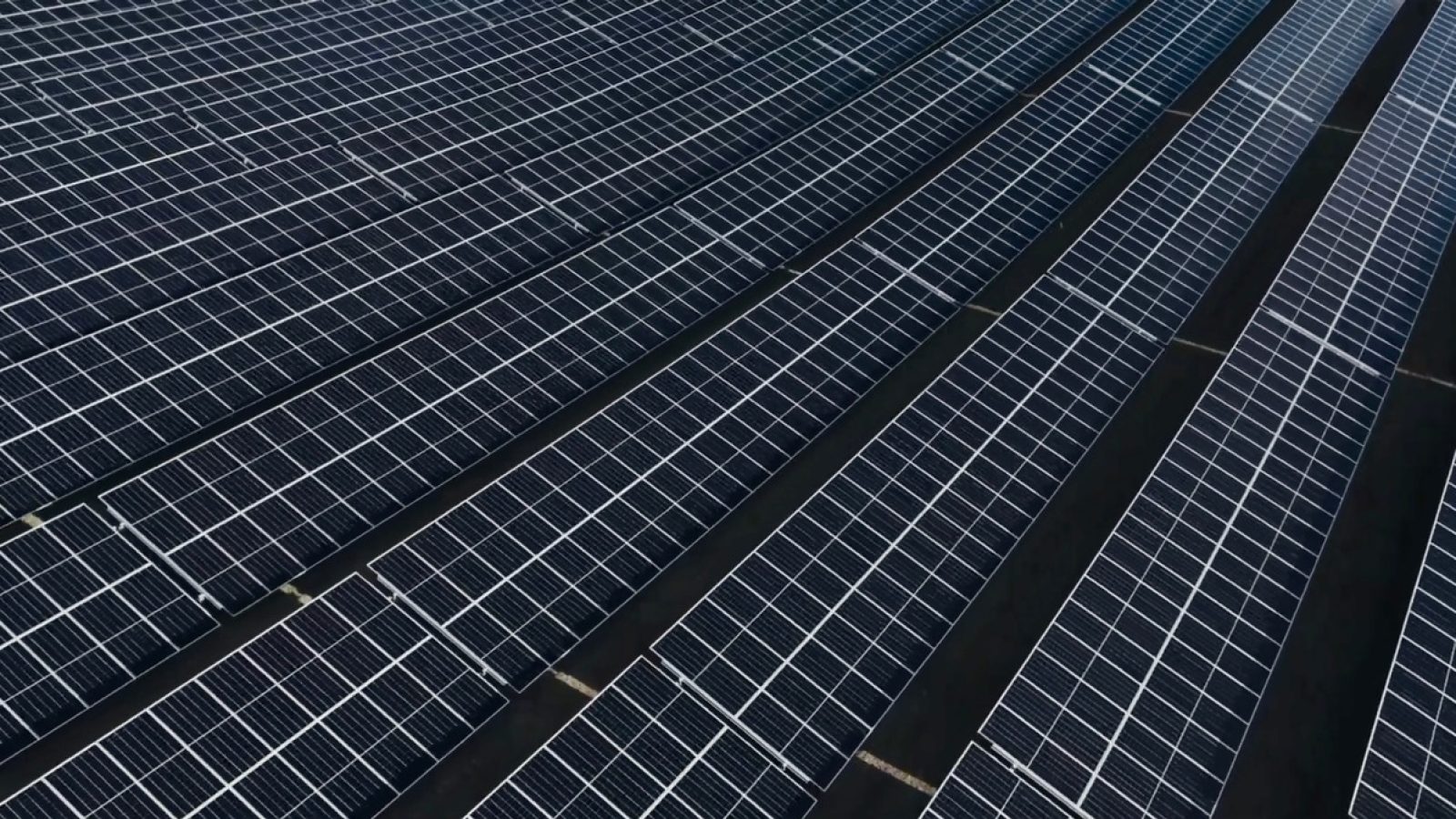 Photovoltaikanlage / Weiterer Text über ots und www.presseportal.de/nr/181844 / Die Verwendung dieses Bildes für redaktionelle Zwecke ist unter Beachtung aller mitgeteilten Nutzungsbedingungen zulässig und dann auch honorarfrei. Veröffentlichung ausschließlich mit Bildrechte-Hinweis.