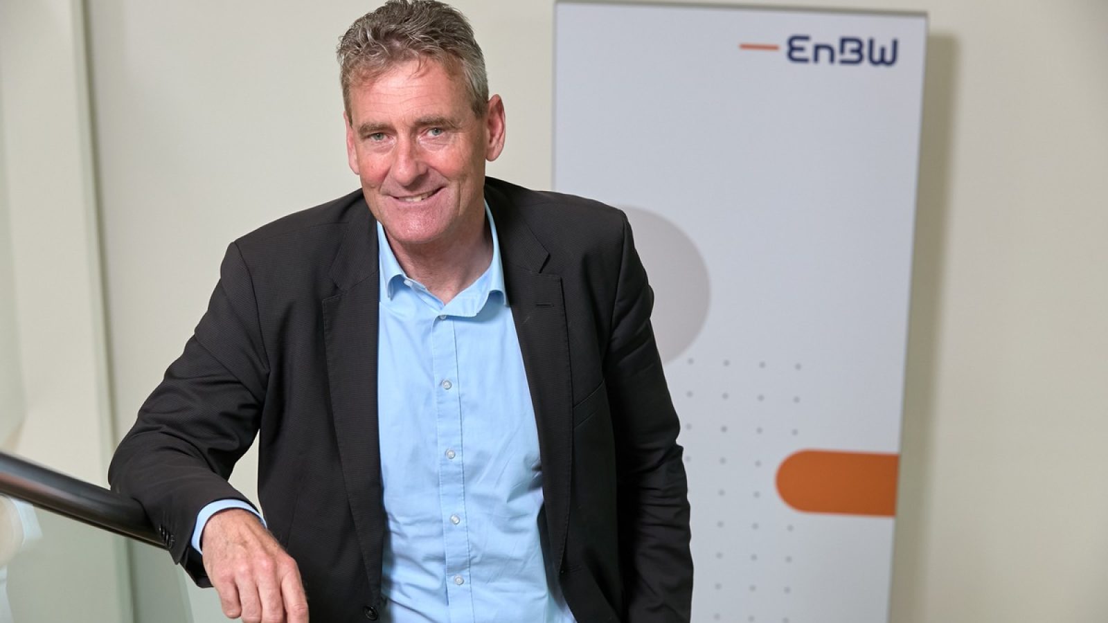 Stuttgart - Interview und Titelstory mit Sebastian Ackermann, Bereichsleiter Konzernkommunikation/Marke EnBW und Dr. Georg Stamatelopoulos, Vorstandsvorsitzender EnBW. ©Fernando Baptista PhotographieJahnstr. 19 • 64385 Reichelsheim Tel.: 06164-5163343 / Fax: 06164-5163343 Mobil: 0172-6986477www.bapfoto.de • fernando@bapfoto.de • Ust.Id-Nr.: DE152407160 • Bankverbindung: ING • IBAN DE52500105175428887305 • BIC INGDDEFFXXLieferung erfolgt ausschliesslich zu meinen AGB. ©Copyright nur für Journalistische Zwecke. Keine Persönlichkeitsrechte oder Model-Release-Verträge der abgebildeten Personen  vorhanden!  Freigabe für Werbung, erst nach schriftlicher Vereinbarung. Keine Haftung für die eventuelle Verletzung von Persönlichkeitsrechten oder sonstigen Rechten Dritter (z.B. Rechte an Marken, Rechte an Werken der bildenden und darstellenden Kunst). Der Kunde stellt den Fotografen von allen Ansprüchen Dritter frei, die auf einer Verletzung der vorgenannten Rechte basieren.