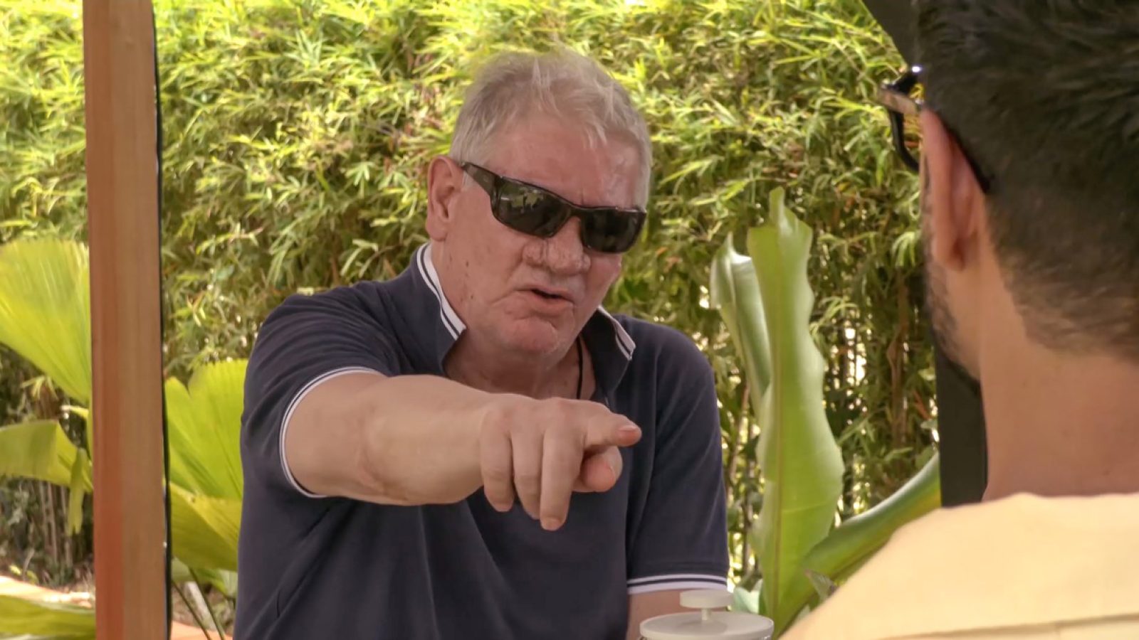 Titel: Promis unter Palmen;
Staffel: 4;
Folge: 1;
Person: Claude-Oliver Rudolph;
Fotograf:   Joyn;
Bildredakteur: Isabella Toennes;
Dateiname: 3331556.jpg;
Rechtehinweis: Dieses Bild darf honorarfrei für redaktionelle Zwecke und nur im Rahmen der Programmankündigung verwendet werden. Andere Veröffentlichungen sind nur nach Rücksprache und ausdrücklicher Genehmigung der Seven.One Entertainment Group GmbH möglich. Nicht für EPG! Verwendung nur mit vollständigem Copyrightvermerk. Das Foto darf nicht verändert, bearbeitet und nur im Ganzen verwendet werden. Es darf nicht archiviert werden. Es darf nicht an Dritte weitergeleitet werden. Aneinanderreihung/Zusammenlegung/Kopplung von Bildern zum Zweck der Erstellung von Slide-Shows o.ä. nicht gestattet; Verbindung/Einfügen/Anfügen von Werbung nicht gestattet. Das Bild kann KI generierte Elemente enthalten.
Bei Fragen: foto@seven.one
Voraussetzung für die Verwendung dieser Programmdaten ist die Zustimmung zu den Allgemeinen Geschäftsbedingungen der Presselounges der Sender der Seven.One Entertainment Group GmbH. / Weiterer Text über ots und www.presseportal.de/nr/6708 / Die Verwendung dieses Bildes für redaktionelle Zwecke ist unter Beachtung aller mitgeteilten Nutzungsbedingungen zulässig und dann auch honorarfrei. Veröffentlichung ausschließlich mit Bildrechte-Hinweis.