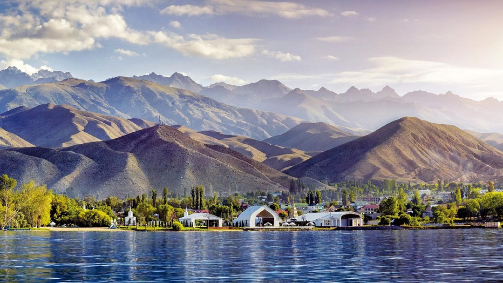 "Schätze der Seidenstraße" - eine von über 50 Rundreisen aus dem trendtours-Programm für Österreich. Eines der Reise-Highlights: Eine Übernachtung im Jurtencamp am Yssykköl-See in Kirgisistan (© Pikoso / trendtours) / Weiterer Text über ots und www.presseportal.de/nr/133410 / Die Verwendung dieses Bildes für redaktionelle Zwecke ist unter Beachtung aller mitgeteilten Nutzungsbedingungen zulässig und dann auch honorarfrei. Veröffentlichung ausschließlich mit Bildrechte-Hinweis.