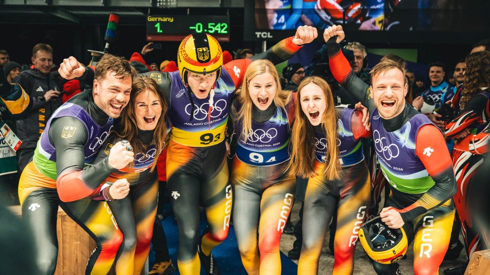 Deutsche Rodel Team Staffel siegt bei den Olympischen Winterspielen Mailand Cortina 2026 vor Österreich, Italien, Lettland, USA, Ukraine, China, Polen und Rumänien | 26-02-12 | Cortina Sliding Centre / Weiterer Text über ots und www.presseportal.de/nr/166424 / Die Verwendung dieses Bildes für redaktionelle Zwecke ist unter Beachtung aller mitgeteilten Nutzungsbedingungen zulässig und dann auch honorarfrei. Veröffentlichung ausschließlich mit Bildrechte-Hinweis.