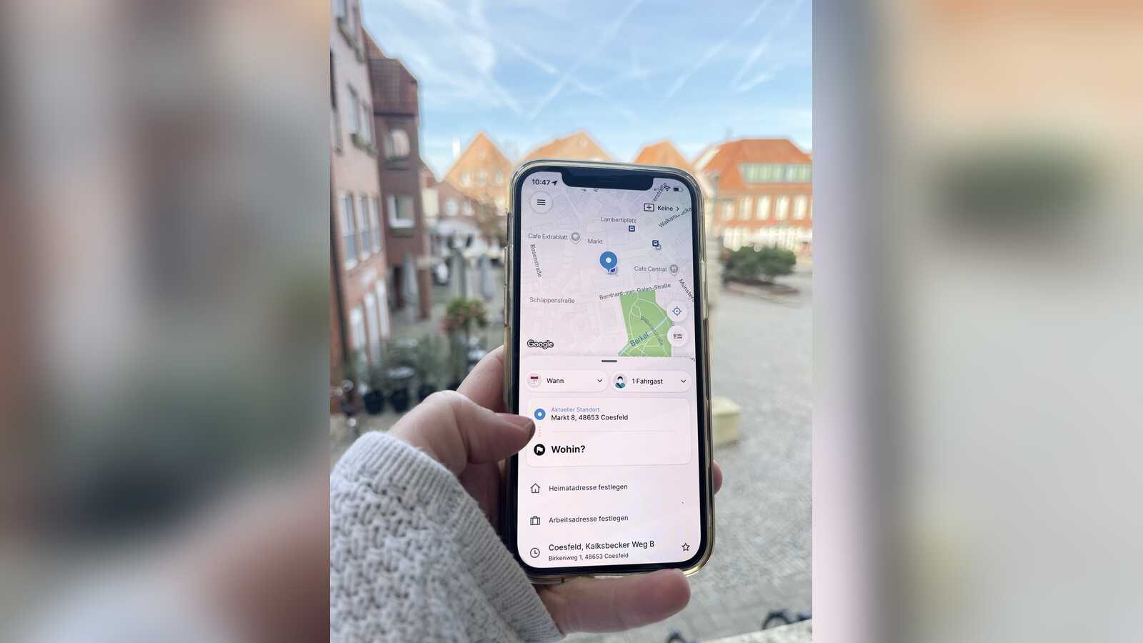 Smartphone mit der rufmobil.nrw-App zur Buchung des StadtBus Coesfeld