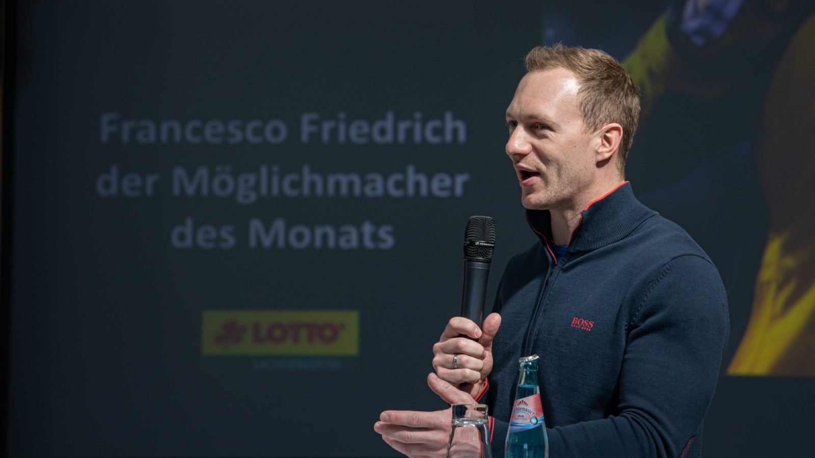 Francesco Friedrich bei seiner Vorstellung als erster Sachsenlotto-Möglichmacher. / Weiterer Text über ots und www.presseportal.de/nr/151515 / Die Verwendung dieses Bildes für redaktionelle Zwecke ist unter Beachtung aller mitgeteilten Nutzungsbedingungen zulässig und dann auch honorarfrei. Veröffentlichung ausschließlich mit Bildrechte-Hinweis.
