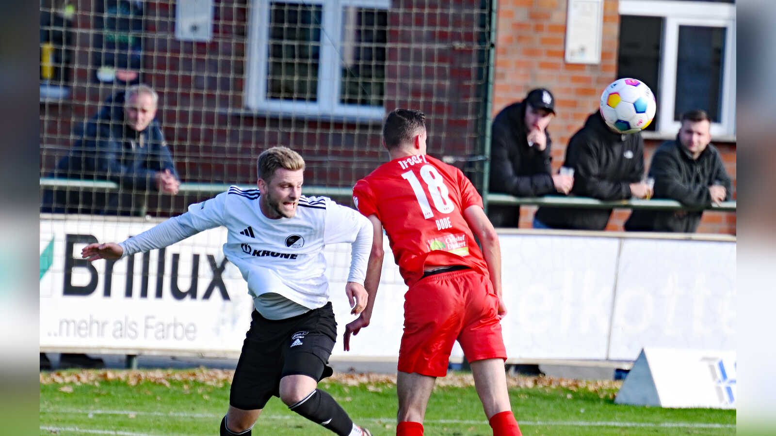 Spielszene des SC Spelle-Venhaus in der Fußball-Oberliga Niedersachsen