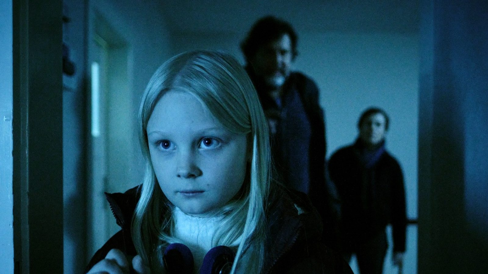 Was hat die kleine Eliza (Hanna Heckt) von dem Verbrechen mitbekommen, das in ihrem Zuhause passiert ist, fragen sich Friedemann Berg und Franziska Tobler (Eva Löbau). 
© SWR/Benót Linder, honorarfrei - Verwendung gemäß der AGB im engen inhaltlichen, redaktionellen Zusammenhang mit genannter SWR-Sendung bei Nennung "Bild: SWR/Benót Linder (S2). SWR Presse/Bildkommunikation, Baden-Baden, Tel: 07221/929-22202, foto@swr.de / Weiterer Text über ots und www.presseportal.de/nr/75892 / Die Verwendung dieses Bildes für redaktionelle Zwecke ist unter Beachtung aller mitgeteilten Nutzungsbedingungen zulässig und dann auch honorarfrei. Veröffentlichung ausschließlich mit Bildrechte-Hinweis.