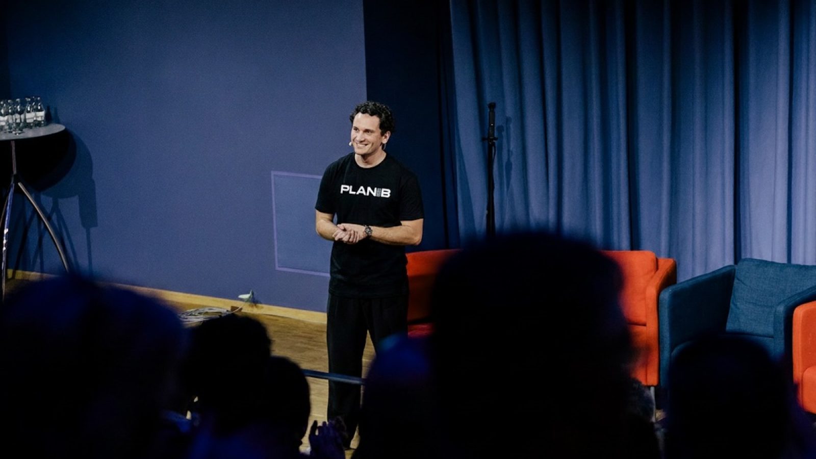 Gründer und CEO Bradley Mundt bei einem Vortrag / Weiterer Text über ots und www.presseportal.de/nr/175322 / Die Verwendung dieses Bildes für redaktionelle Zwecke ist unter Beachtung aller mitgeteilten Nutzungsbedingungen zulässig und dann auch honorarfrei. Veröffentlichung ausschließlich mit Bildrechte-Hinweis.