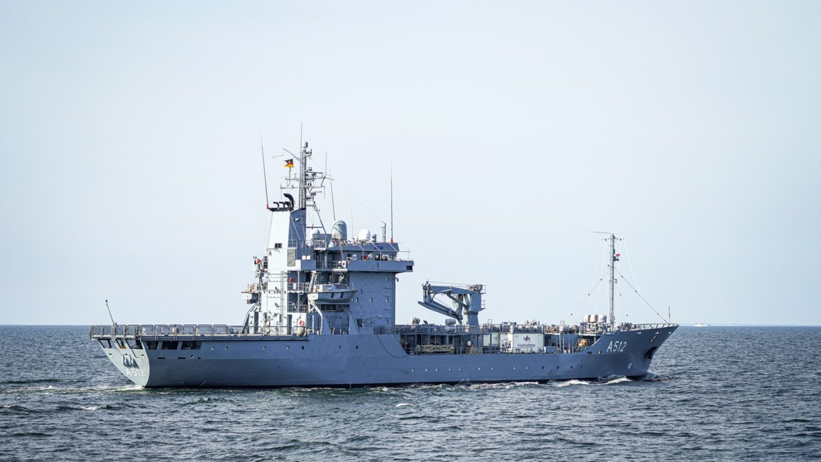 Der Tender A 512 Mosel fährt durch die Kieler Förde während der Übung Northern Coasts 2024, am 17.09.2024.