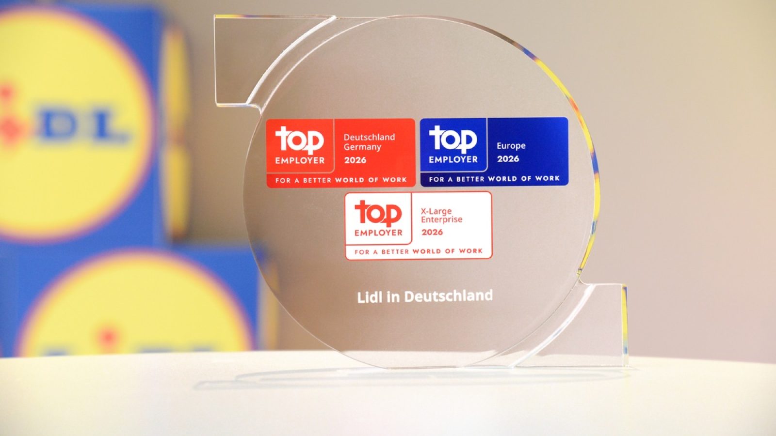 Lidl in Deutschland erneut als "Top Employer 2026" ausgezeichnet: Karriere, die sich lohnt / Weiterer Text über ots und www.presseportal.de/nr/58227 / Die Verwendung dieses Bildes für redaktionelle Zwecke ist unter Beachtung aller mitgeteilten Nutzungsbedingungen zulässig und dann auch honorarfrei. Veröffentlichung ausschließlich mit Bildrechte-Hinweis.