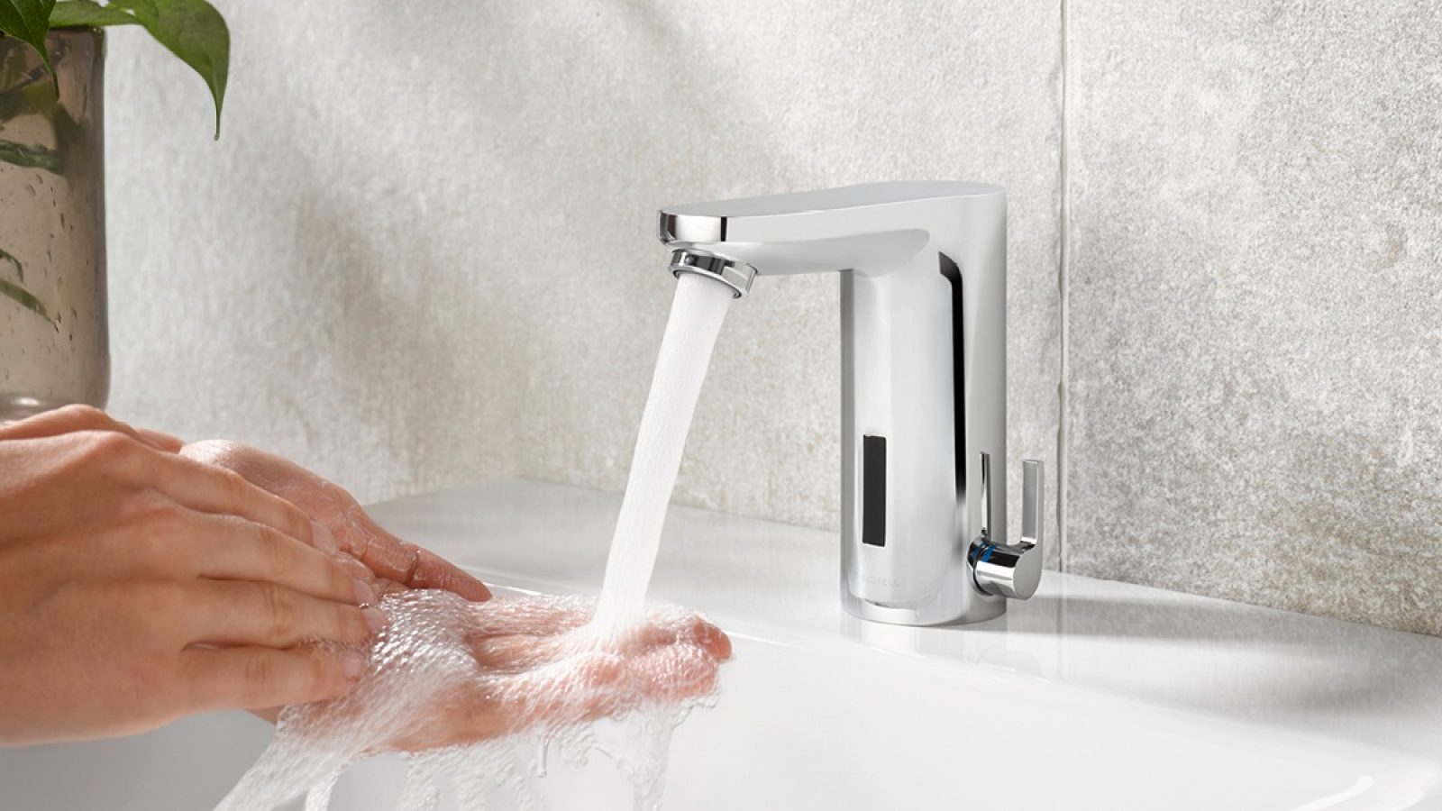 Elektronische Armaturen von SCHELL sichern die Trinkwasserhygiene durch automatische Spülungen - zuverlässig und ohne manuellen Aufwand. / Weiterer Text über ots und www.presseportal.de/nr/153464 / Die Verwendung dieses Bildes für redaktionelle Zwecke ist unter Beachtung aller mitgeteilten Nutzungsbedingungen zulässig und dann auch honorarfrei. Veröffentlichung ausschließlich mit Bildrechte-Hinweis.