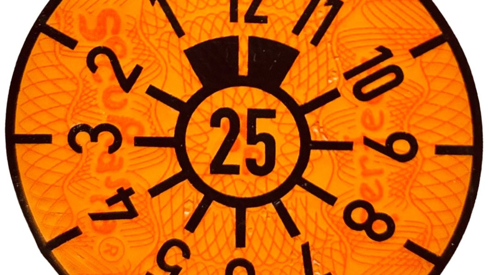 Wer noch eine 25-er Plakette auf dem Kennzeichen hat, kann sich unter tuvsud.com/de zur Hauptuntersuchung anmelden. / Weiterer Text über ots und www.presseportal.de/nr/38406 / Die Verwendung dieses Bildes für redaktionelle Zwecke ist unter Beachtung aller mitgeteilten Nutzungsbedingungen zulässig und dann auch honorarfrei. Veröffentlichung ausschließlich mit Bildrechte-Hinweis.