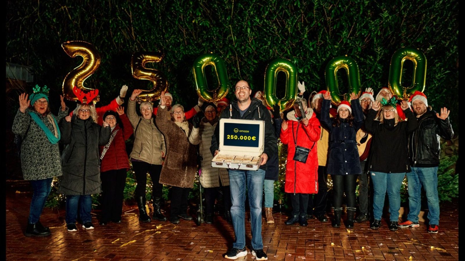 Kevin aus Flensburg freut sich über den Gewinn von 250.000 Euro / Weiterer Text über ots und www.presseportal.de/nr/179986 / Die Verwendung dieses Bildes für redaktionelle Zwecke ist unter Beachtung aller mitgeteilten Nutzungsbedingungen zulässig und dann auch honorarfrei. Veröffentlichung ausschließlich mit Bildrechte-Hinweis.