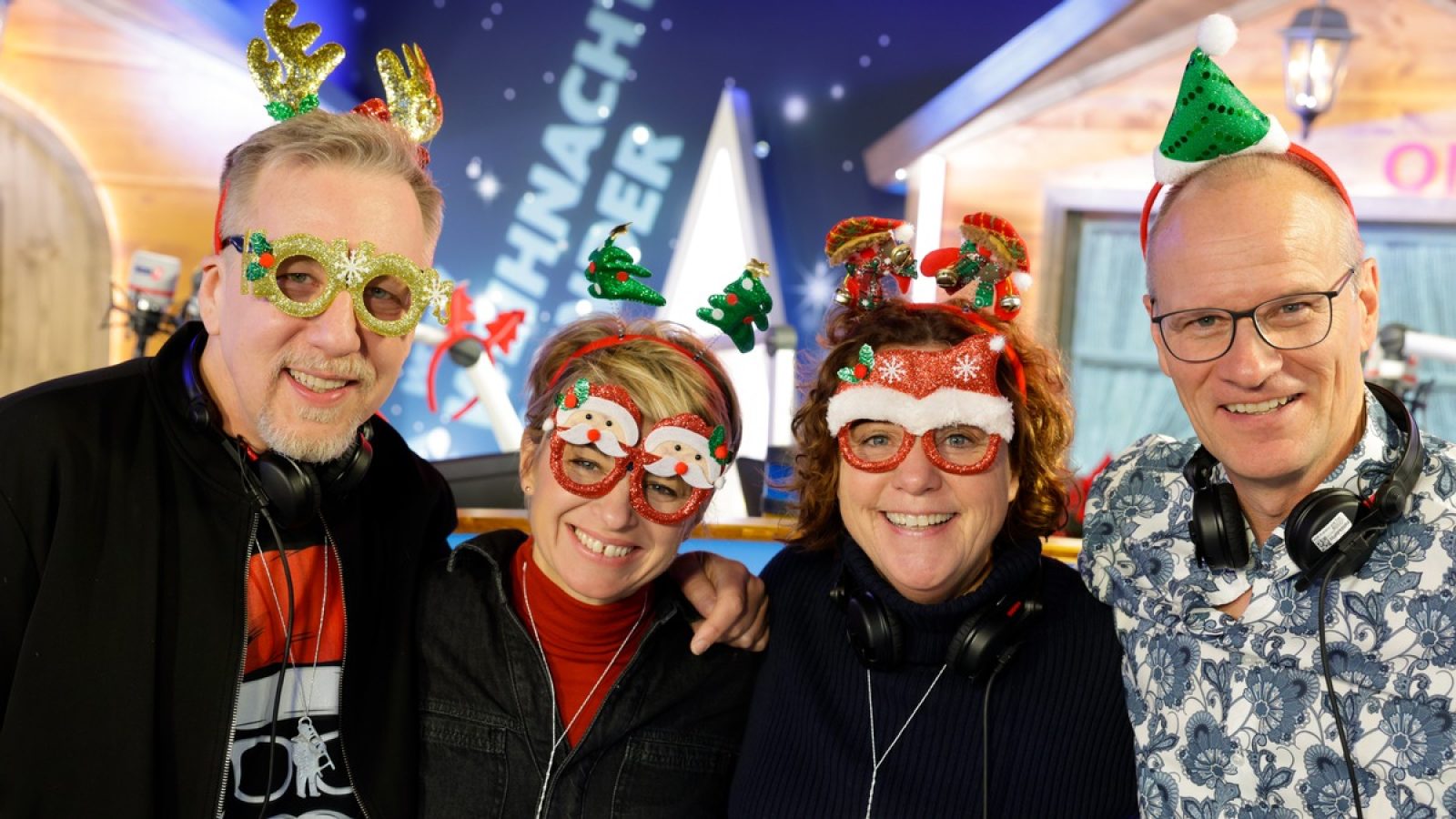 Die Moderatoren: Jan Malte Andresen, Sabine Heinrich, Steffie Neu, Thomas Bug / Weiterer Text über ots und www.presseportal.de/nr/7899 / Die Verwendung dieses Bildes für redaktionelle Zwecke ist unter Beachtung aller mitgeteilten Nutzungsbedingungen zulässig und dann auch honorarfrei. Veröffentlichung ausschließlich mit Bildrechte-Hinweis.