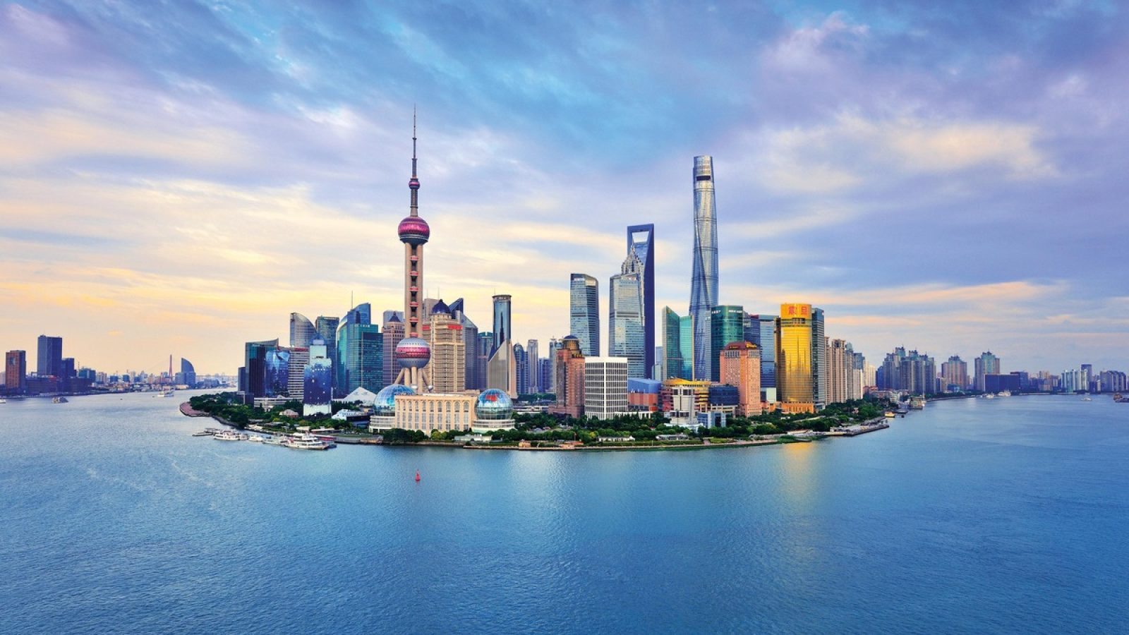 Skyline von Shanghai / Weiterer Text über ots und www.presseportal.de/nr/133410 / Die Verwendung dieses Bildes für redaktionelle Zwecke ist unter Beachtung aller mitgeteilten Nutzungsbedingungen zulässig und dann auch honorarfrei. Veröffentlichung ausschließlich mit Bildrechte-Hinweis.