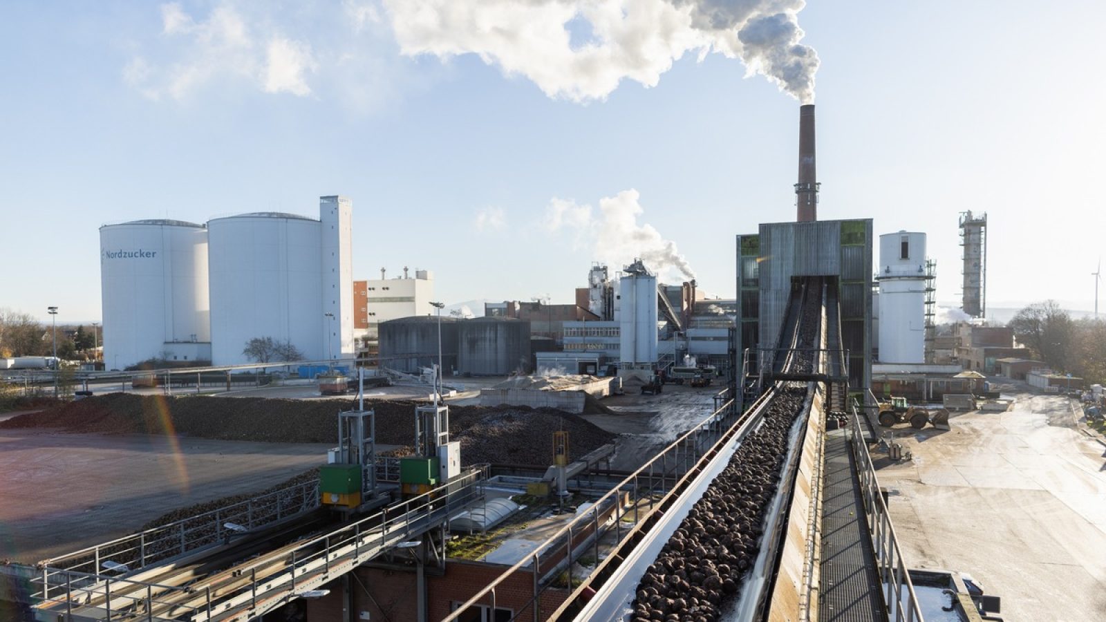 Zuckerrüben auf dem Weg in die Fabrik am Standort Schladen / Weiterer Text über ots und www.presseportal.de/nr/120645 / Die Verwendung dieses Bildes für redaktionelle Zwecke ist unter Beachtung aller mitgeteilten Nutzungsbedingungen zulässig und dann auch honorarfrei. Veröffentlichung ausschließlich mit Bildrechte-Hinweis.