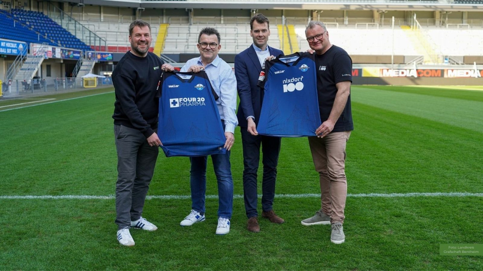 „Nixdorf100“ gegen Düsseldorf auf dem Trikot